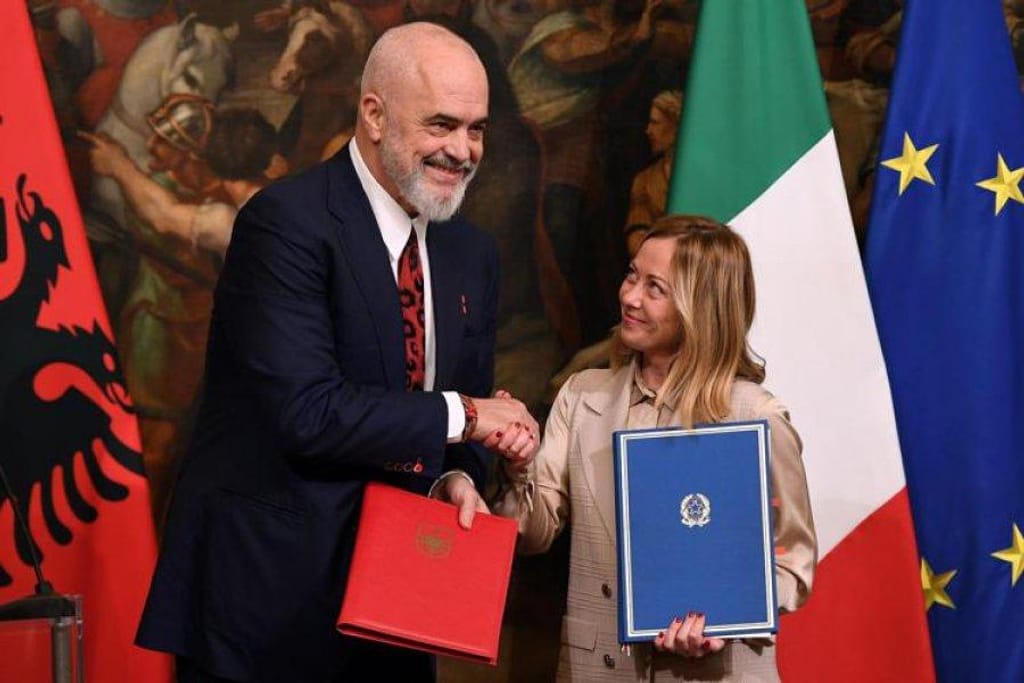 Albania Itália Meloni migrantes acordo (Giuseppe Lami/EPA)
