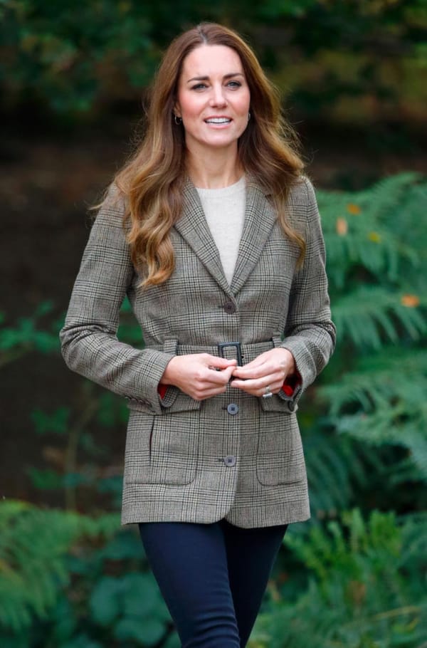 Kate Middleton mantém vivo legado de Isabel II com colar preferido