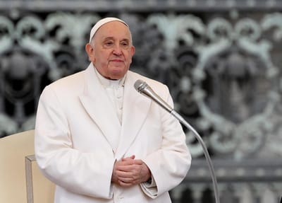 "Reconhecer a própria culpa e pedir perdão": Papa pede "reparação" pelos abusos cometidos inclusive pela Igreja - TVI