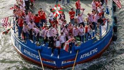 FOTOS: Athletic enche as ruas... e o rio nos festejos da Taça do Rei - TVI