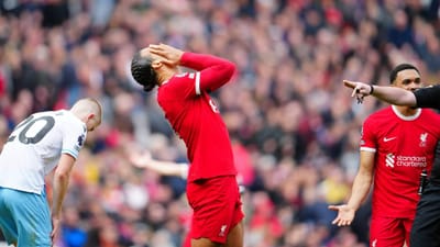 VÍDEO: Crystal Palace surpreende e afasta Liverpool da liderança - TVI