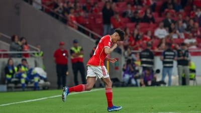 Diogo Spencer reage à estreia pelo Benfica: «Um sonho» - TVI