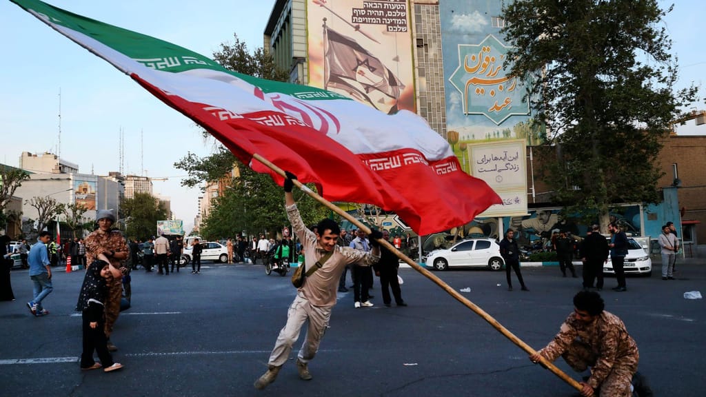 Bandeira do Irão (Associated Press)