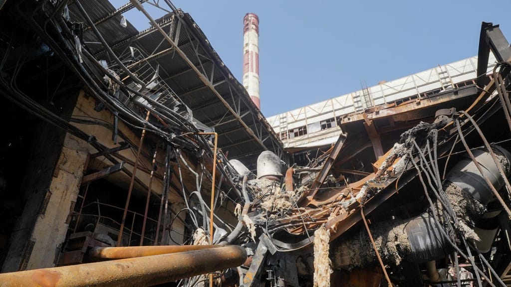 Ataque russo danificou central termoelétrica da Kharkiv (Andrii Marienko/AP)