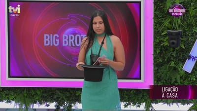 Inês Morais entrega 'pastilha' a Fábio Caçador: «Não tenho gostado do teu jogo, ou o que lhe queiras chamar» - Big Brother