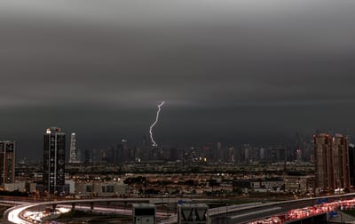 Nem todas chovem, mas todas têm água: o mundo anda a semear nuvens para combater a seca mas isso não explica o que aconteceu no Dubai - TVI