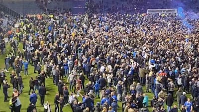 VÍDEO: a impressionante invasão de campo após Portsmouth alcançar promoção - TVI