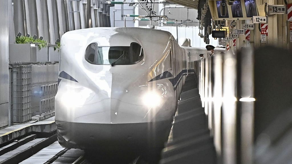 Os comboios-bala do Japão têm uma reputação de pontualidade. Kyodo News/Getty Images