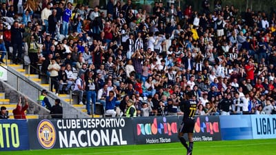 Luta pela subida na II Liga: Nacional goleia FC Porto B - TVI