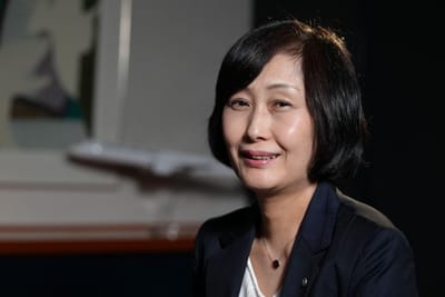 A assistente de bordo que se tornou CEO da companhia aérea do seu país espera encorajar mais mulheres a chegar ao topo - TVI