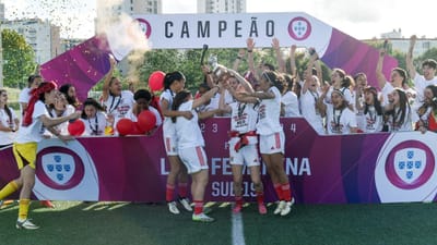 Futebol feminino: Benfica é campeão de juniores após golear Sporting - TVI