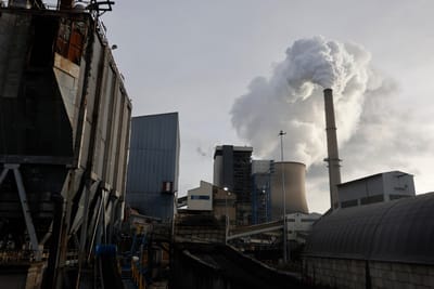 Líderes do G7 chegam a acordo para fechar centrais de carvão até 2035 - TVI