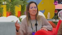Catarina Miranda denúncia Daniela e David: «Passas a vida enrolada com ele na cama aos beijos e aos amassos» - Big Brother