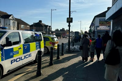 Suspeito detido após atacar pessoas com espada perto do metro em Londres - TVI