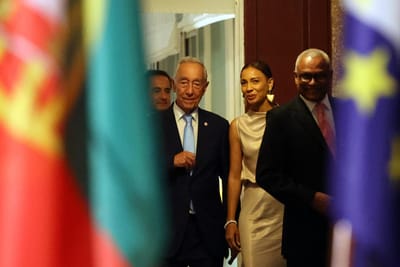 Presidentes de Portugal e Cabo Verde afastam espetro das reparações - TVI