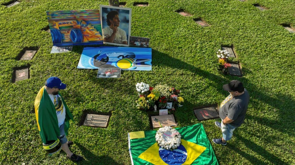 Imola fez homenagem a Ayrton Senna (AP Photo/Andre Penner)