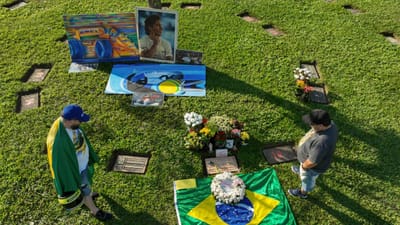 Ayrton Senna: silêncio absoluto em Imola às 13h17 - TVI