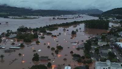 Sobe para 83 o número de mortos em inundações no sul do Brasil - TVI