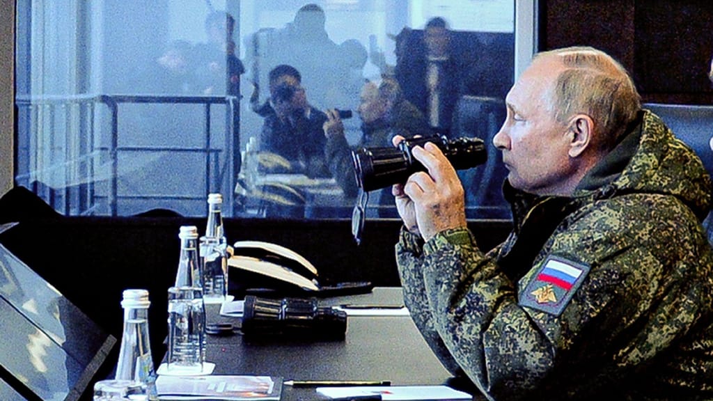 Vladimir Putin supervisiona exercícios militares em Vladivostok (Mikhail Klimentyev, Sputnik, Kremlin)