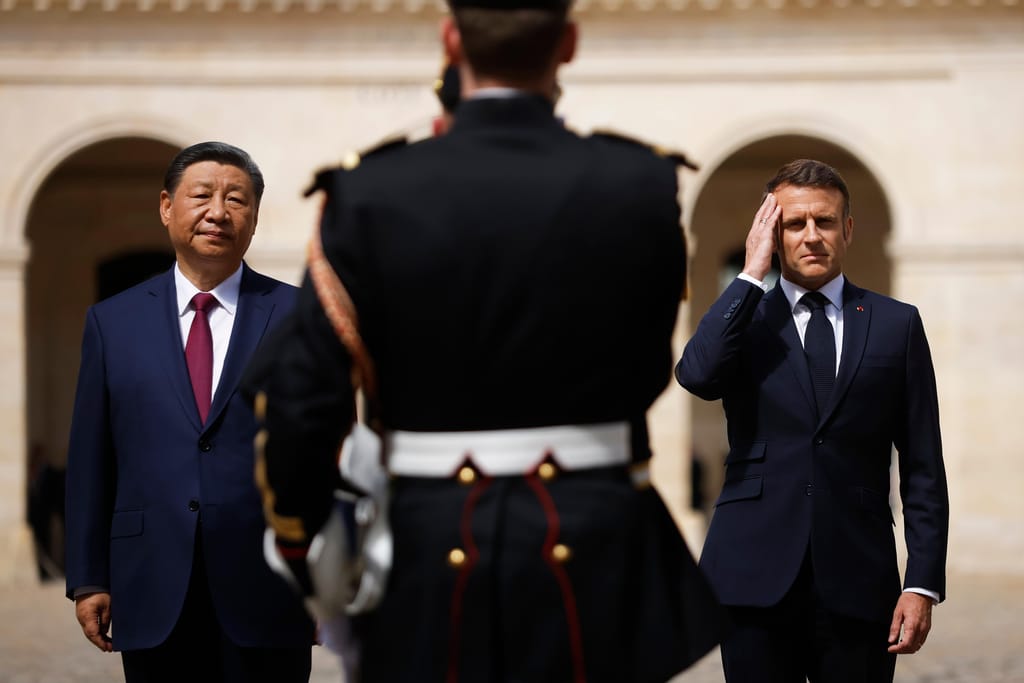 Macron Xi Jinping presidente China visita França (Yoan Valat/AP)
