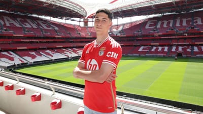 Benfica: José Neto assina contrato profissional - TVI