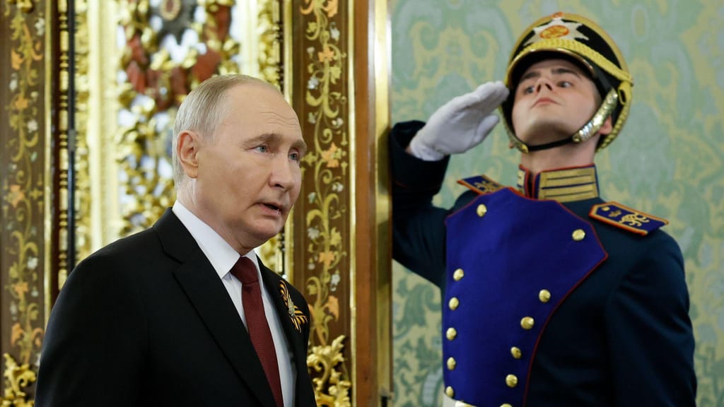 Vladimir Putin na celebração do Dia da Vitória na Rússia (Maxim Shemetov/AP)