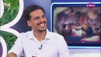 Arthur Almeida esclarece conversa íntima após beijo na boca com Renata - Big Brother