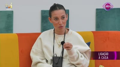 Catarina Miranda critica decisão de André, após este lhe dar a carta da mãe
