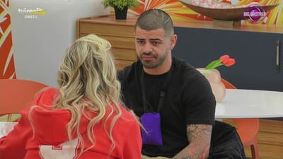 Gabriel comenta com Carolina sobre Daniela: «Ela ontem estava assanhada para ti…»