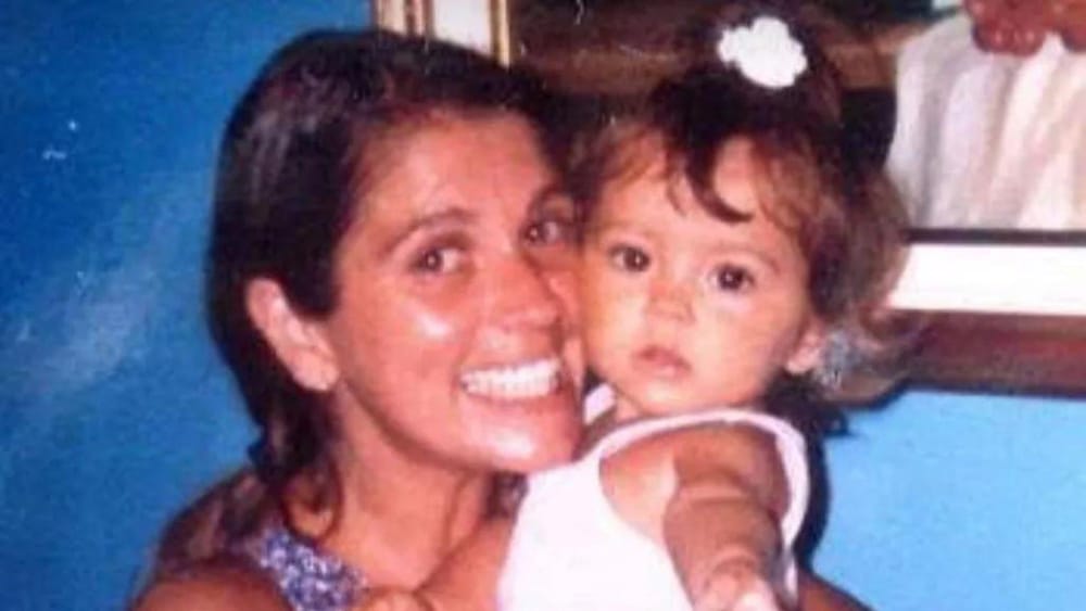 Filha de Tássia Camargo, famosa atriz brasileira, morreu aos 2 anos de forma trágica: «Nasceu perfeita»