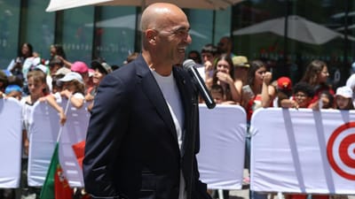 Martínez promete ir a Fátima se Portugal ganhar o Euro, mas... de carro - TVI