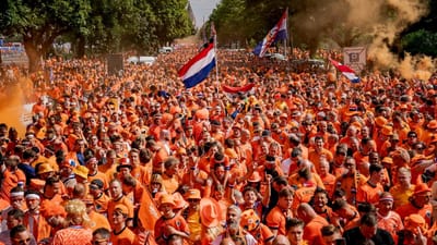Euro 2024: Hamburgo pintado de laranja para a estreia dos Países Baixos - TVI