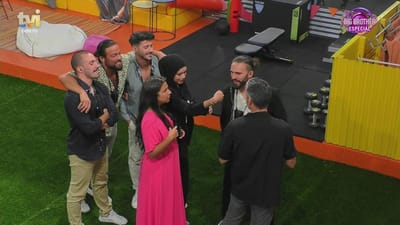 As despedidas: Cláudio Ramos tira selfie com os concorrentes - Big Brother