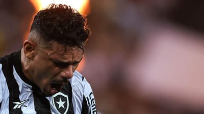 OFICIAL: Tiquinho Soares é jogador do Botafogo até 2026 - TVI