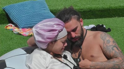 David Maurício mostra-se chateado com Daniela Ventura: «Deste-me mesmo para trás esta noite» - Big Brother