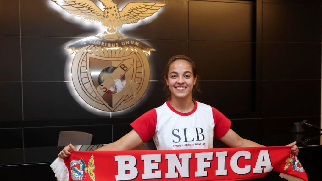 Beatriz Cameirão assina pelo Benfica até 2027 (Site Benfica)