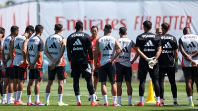 Benfica: Schmidt com 30 jogadores no primeiro treino da pré-época - TVI