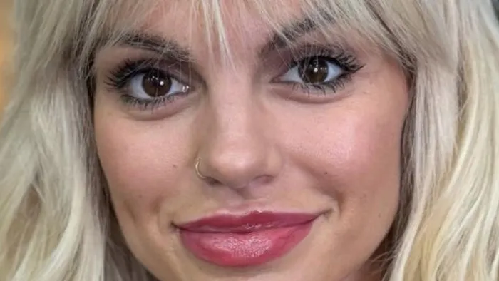 Morena, com o cabelo comprido e o corpo diferente: Fanny Rodrigues surge irreconhecível!