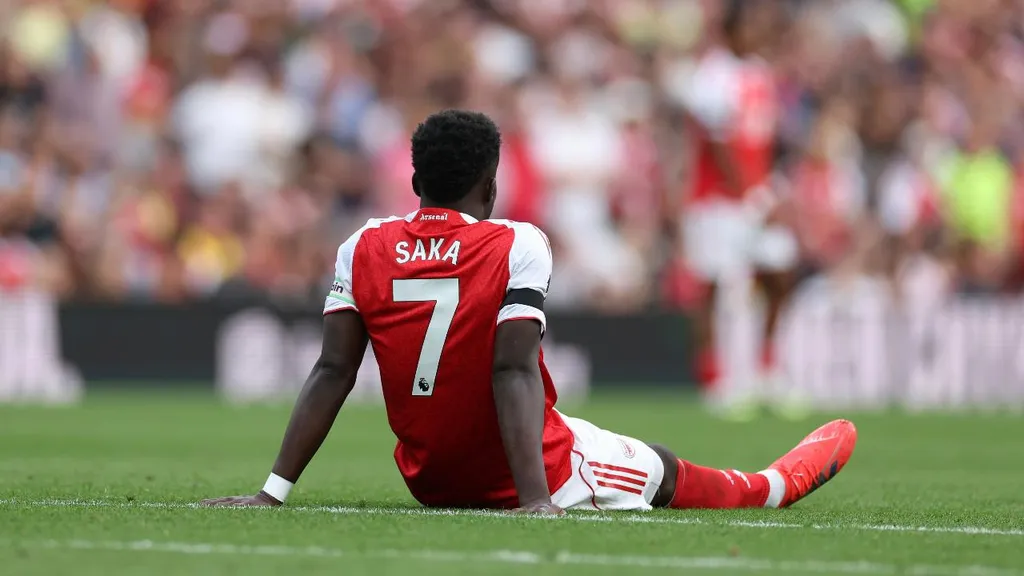 Saka falha Liverpool e é baixa no Arsenal para um mês | MAISFUTEBOL