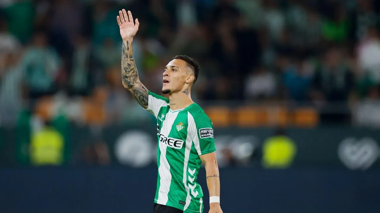 Antony com problemas musculares e em dúvida para receber o FC Porto