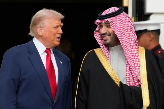 Trump diz que os houthis "estão a portar-se muito mal" após conversa com príncipe herdeiro saudita