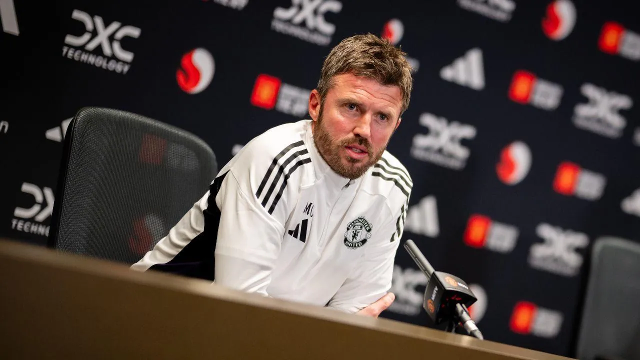 Carrick dá caso Martínez por encerrado: «Os jogadores acreditam totalmente em mim»