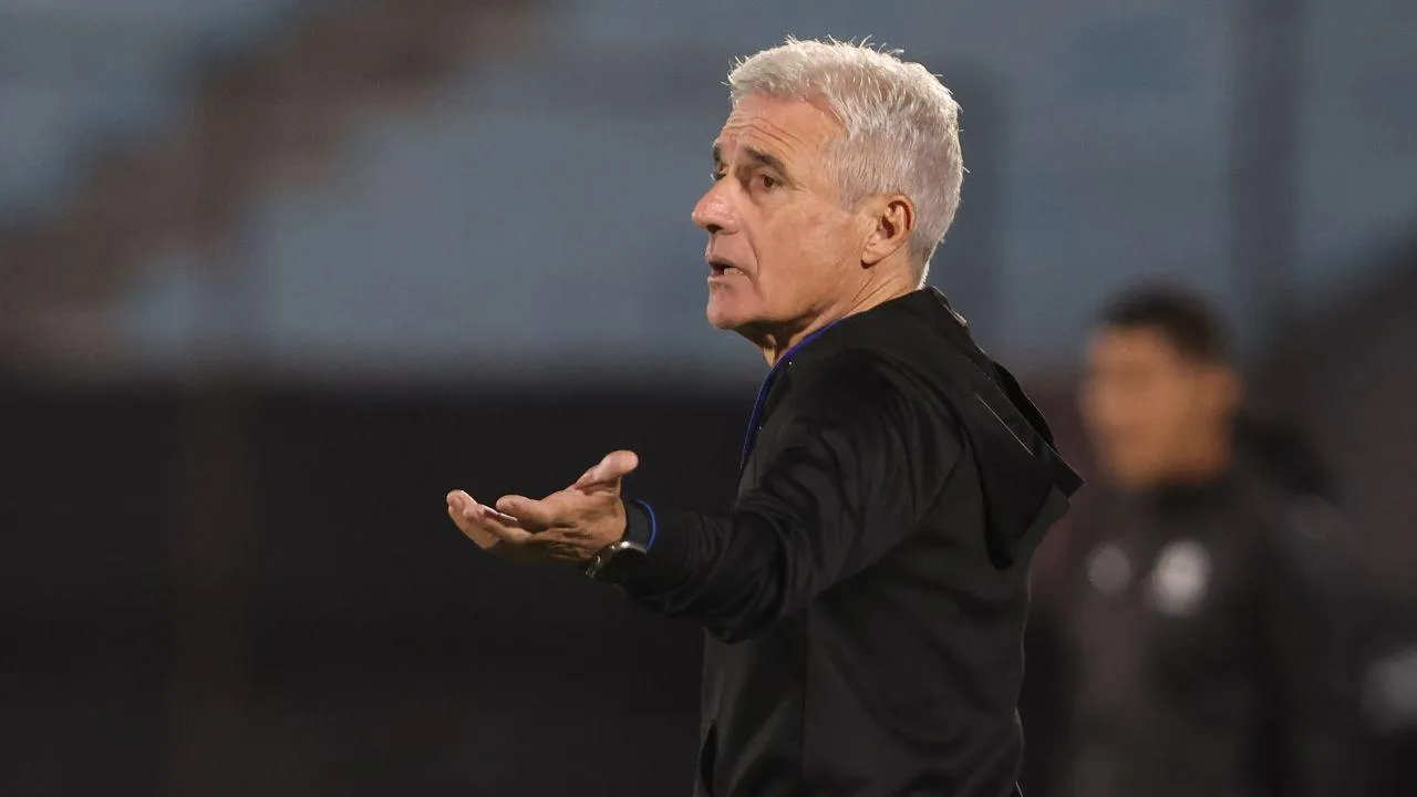 Luís Castro recusa responder a Renato Gaúcho: «O clube precisa de paz»