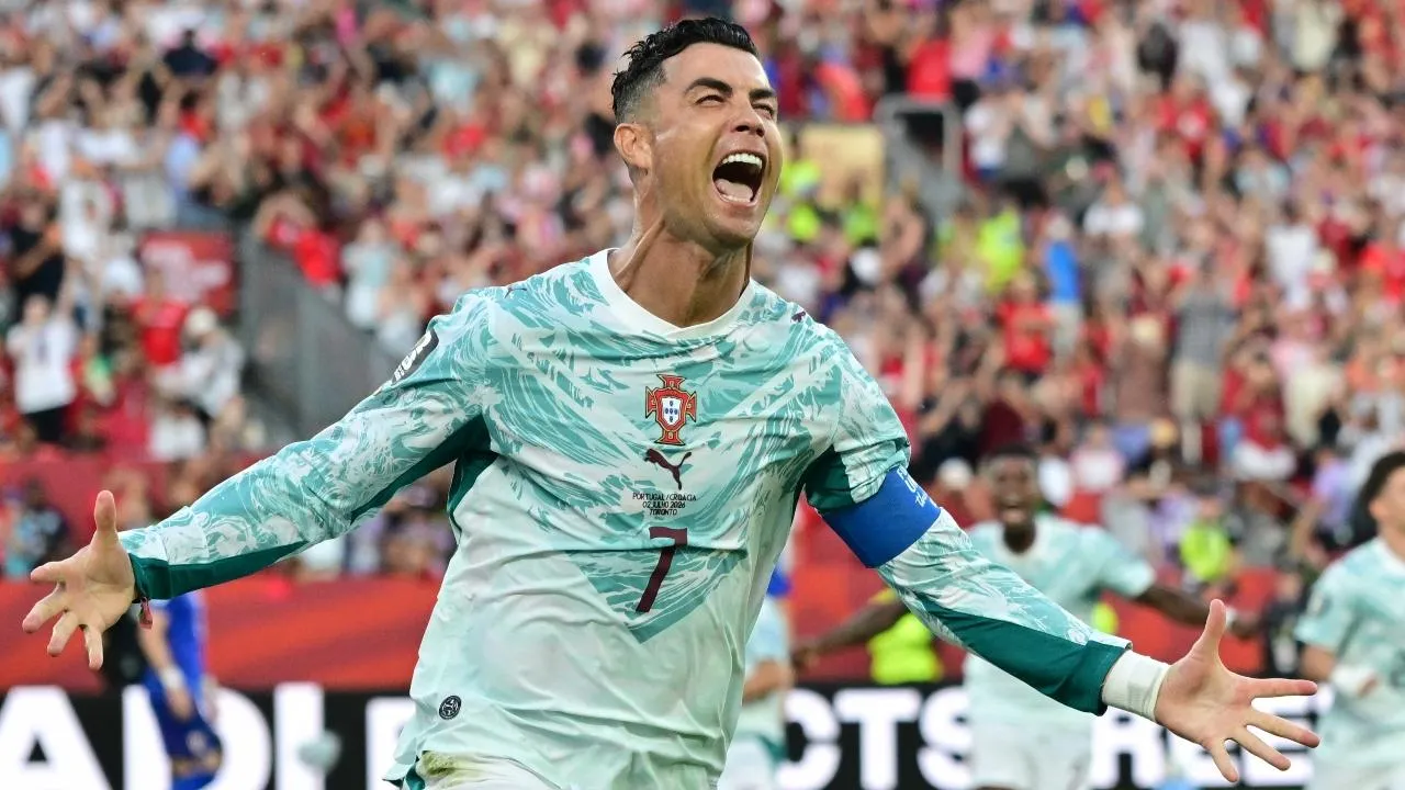 IA prevê que Cristiano Ronaldo alcance os 1000 golos em março de 2027