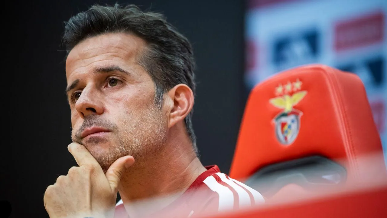 Marco Silva preferia não ter parado e pede reação do Benfica frente ao V. Guimarães