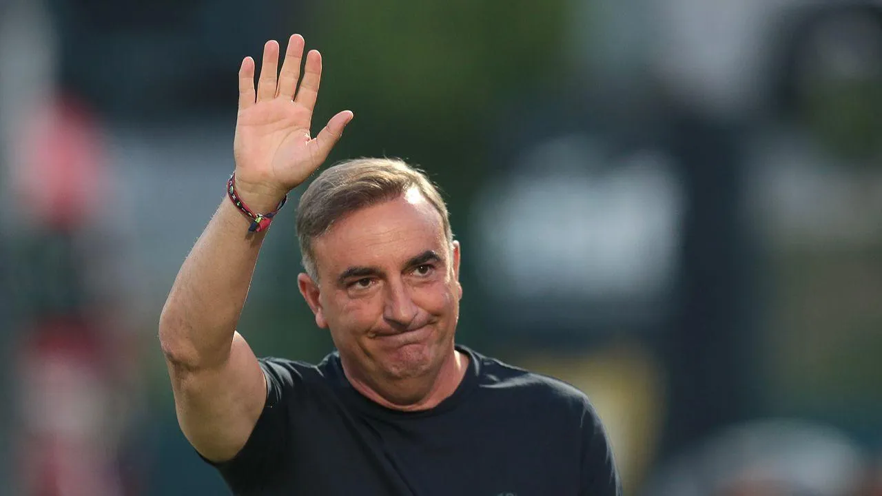 Carlos Carvalhal confiante frente ao Alverca e crítico da pausa de três semanas