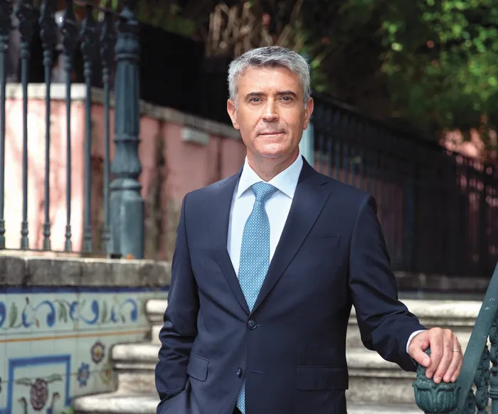 Carneiro abre caminho para Governo de legislatura