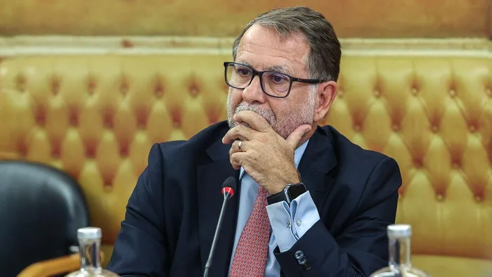 Carrilho acusa Neves, Neves acusa Carrilho. Afinal, o que está por detrás da nova crise com o ministro da Administração Interna
