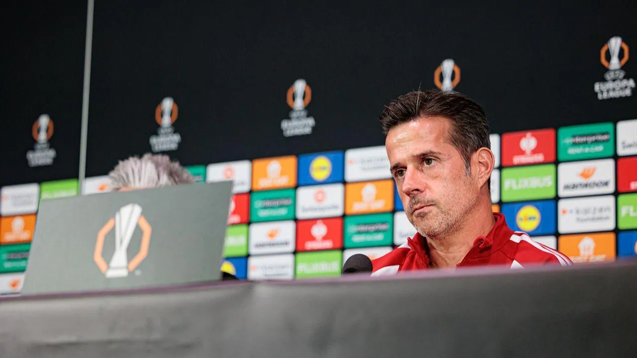 Marco Silva admite sobrecarga de jogadores perante as baixas no Benfica