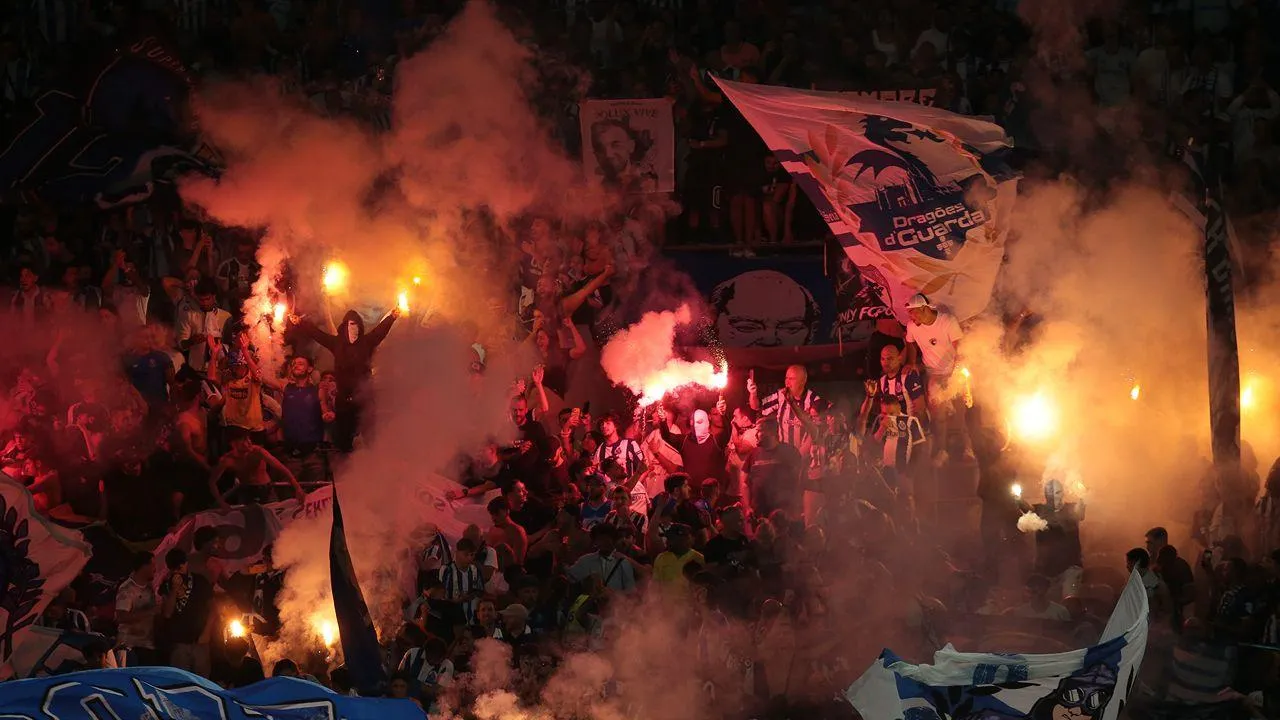 FC Porto multado em mais de 10 mil euros após incumprimento de interdição de setores